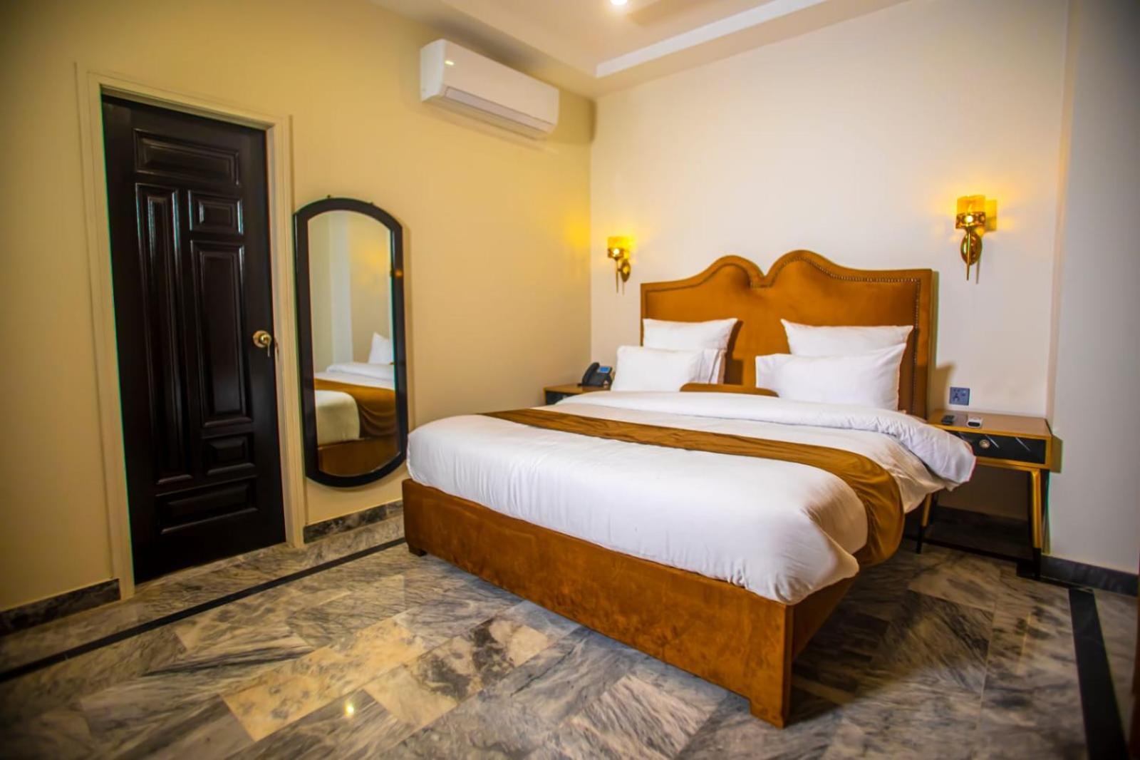 לאהור The Rich Hotel & Apartments מראה חיצוני תמונה