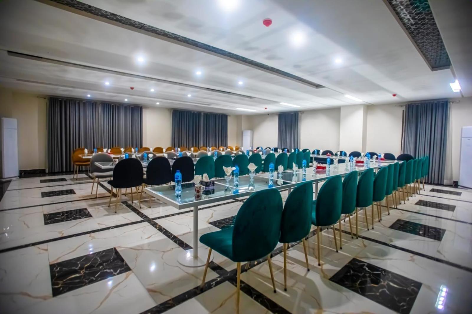 לאהור The Rich Hotel & Apartments מראה חיצוני תמונה