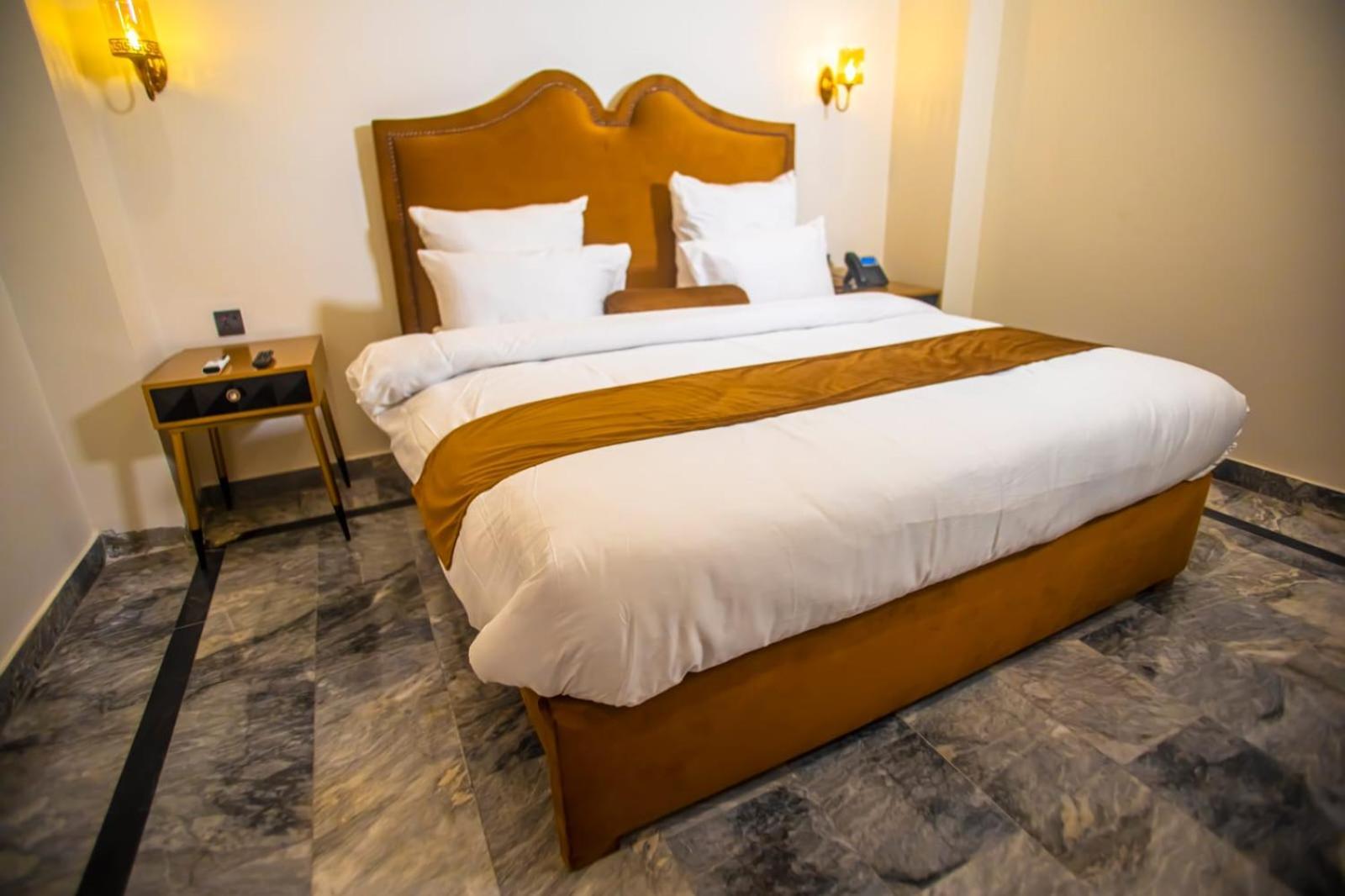 לאהור The Rich Hotel & Apartments מראה חיצוני תמונה