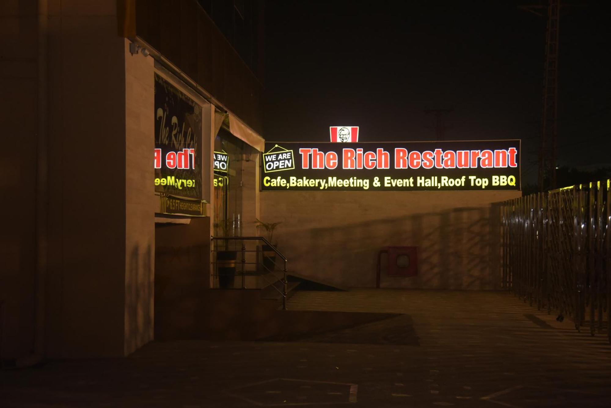 לאהור The Rich Hotel & Apartments מראה חיצוני תמונה