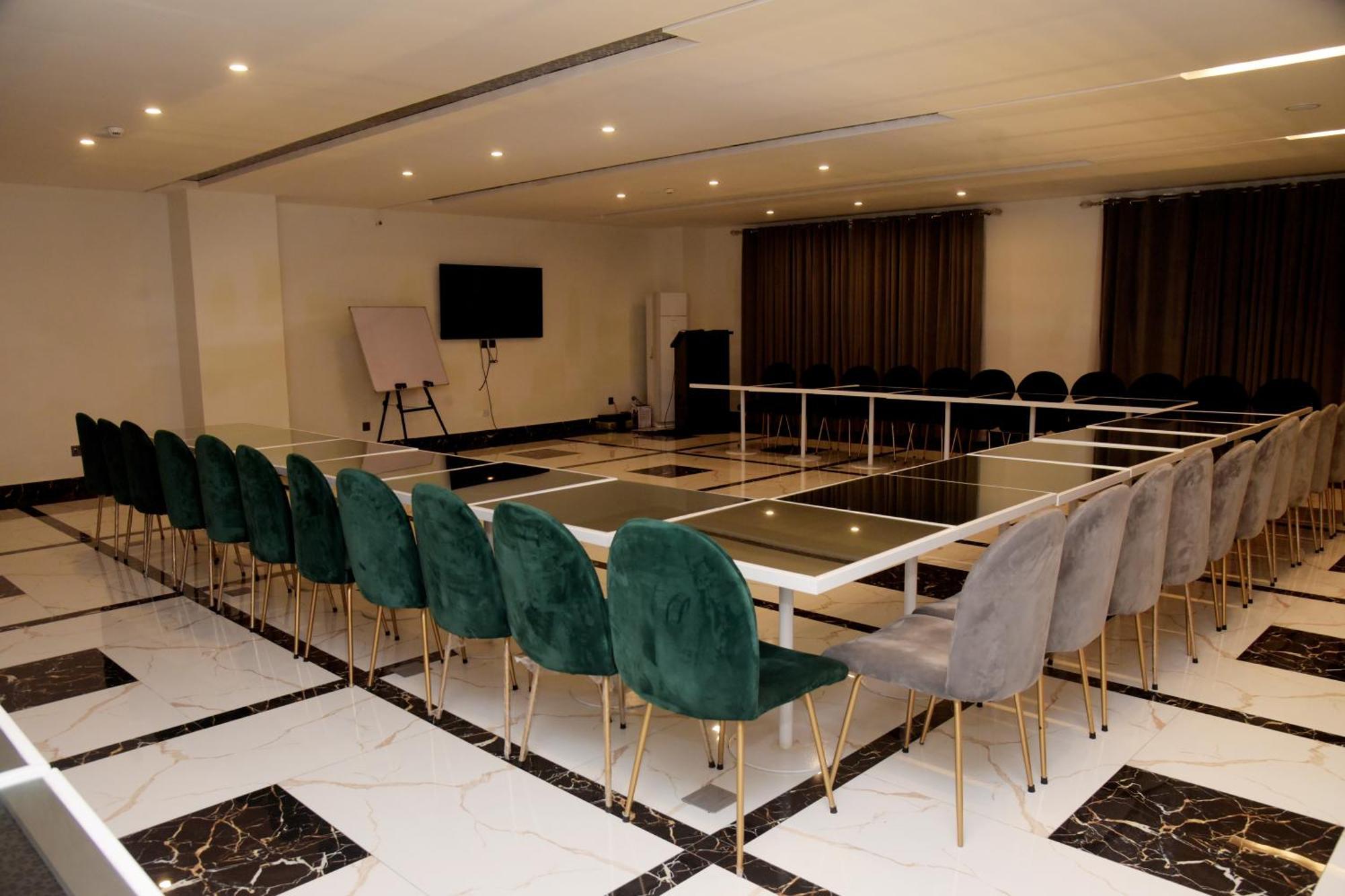 לאהור The Rich Hotel & Apartments מראה חיצוני תמונה