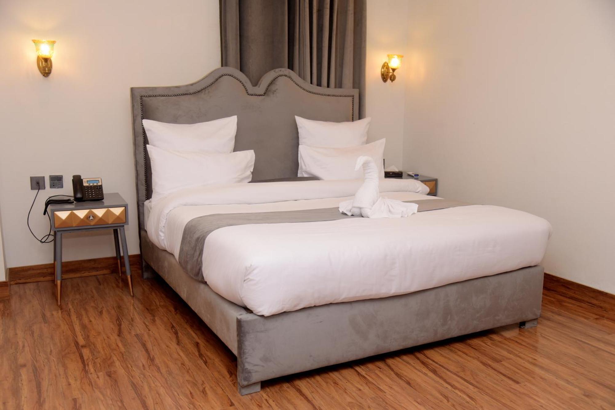 לאהור The Rich Hotel & Apartments מראה חיצוני תמונה